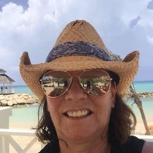 Meet your Posher, Marcia